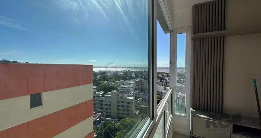 Vende-se amplo apartamento 3 quartos com suíte e 2 vagas no Menino Deus - 88m²