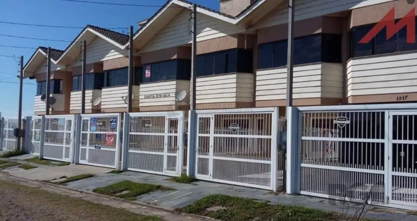 Sobrado em Trmandai com 2 suirtes, 2 banheiros, 1 vaga, churrasqueira e varanda.