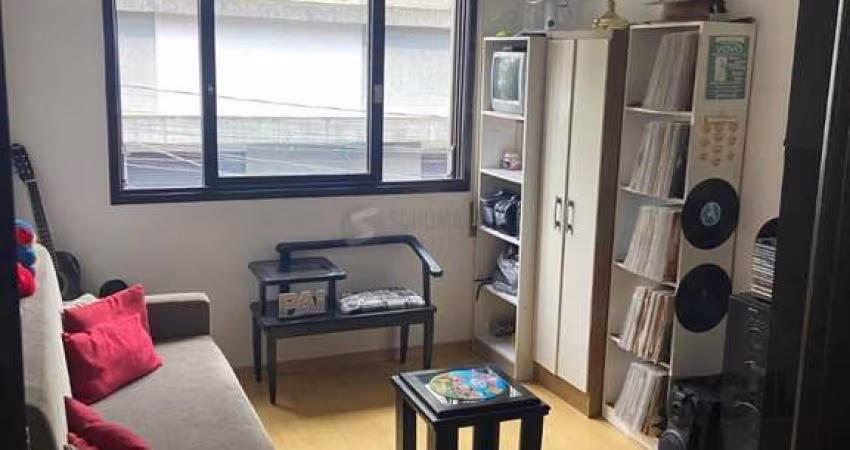 Apartamento de 2 dormitórios, sala, cozinha, banheiro, área de serviço com vaga de garagem escriturada e coberta