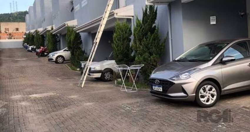Sobrado Aconchegante em condomínio no Jardim Carvalho