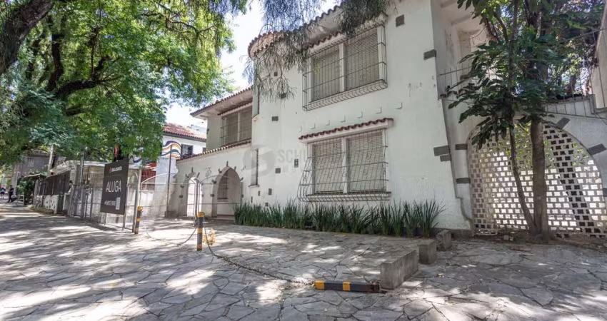 Casa Comercial no Bairro Moinhos de Vento, Espaçosa e Bem Estruturada - Oportunidade Única!