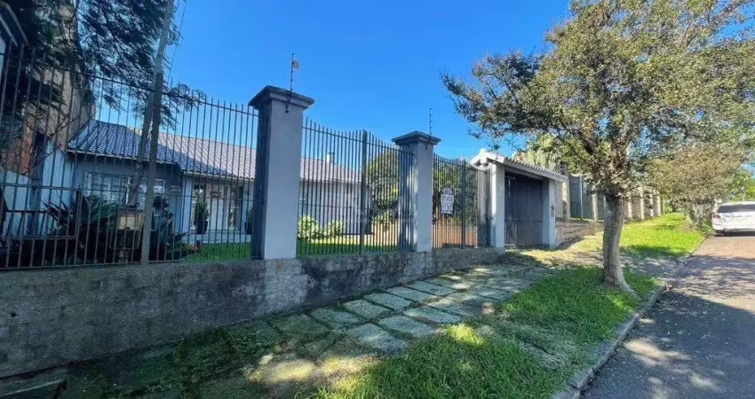 Casa com 3 quartos à venda na Rua Professor Clemente Pinto, 571, Medianeira, Porto Alegre