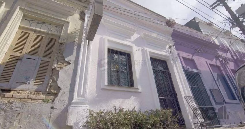 Excelente casa de 116m² com 2 dormitórios no bairro Cidade Baixa.