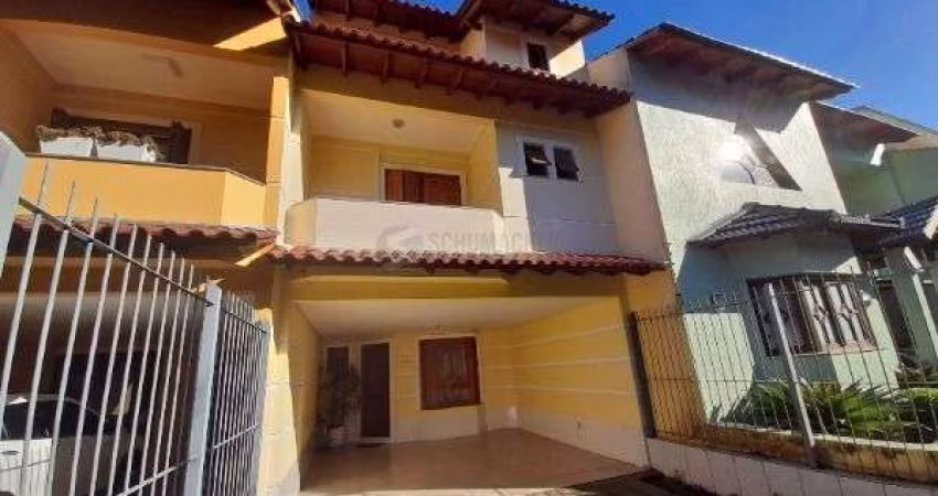 Casa em Porto Alegre, no bairro Espírito Santo, com 3 dormitório(s), e 3 banheiros, à venda.