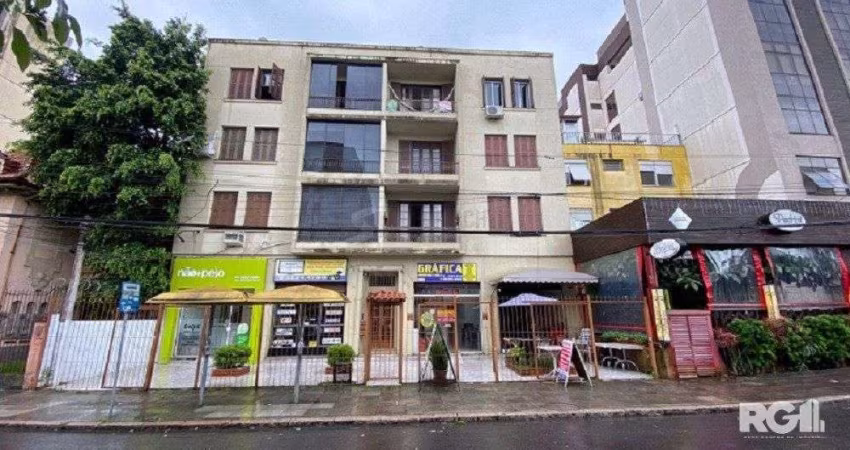 AMPLO APARTAMENTO DE FRENTE COM SACADA 3 DORMITÓRIOS