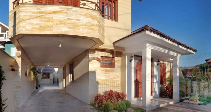 Casa para Venda - 293.76m², 3 dormitórios, sendo 1 suites, 6 vagas - Guarujá