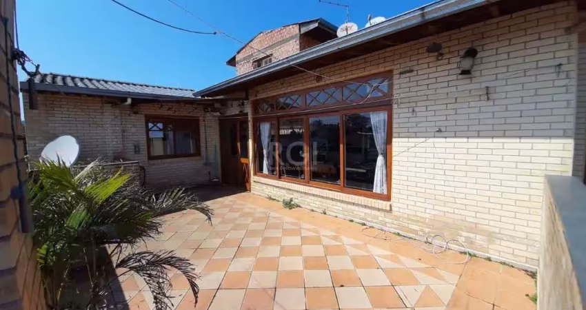 Casa para venda - 274m², 3 dormitórios, sendo 1 suites, 3 vagas - guarujá, porto alegre