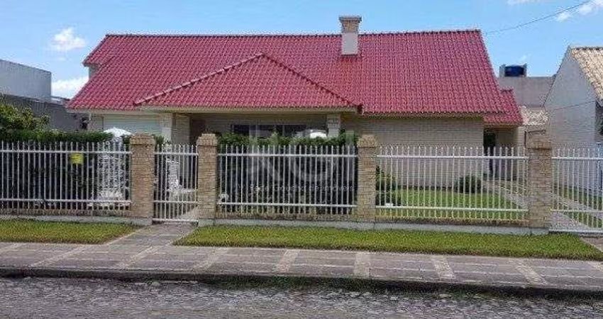 Casa para Venda - 221.5m², 5 dormitórios, sendo 3 suites, 2 vagas - Atlântida