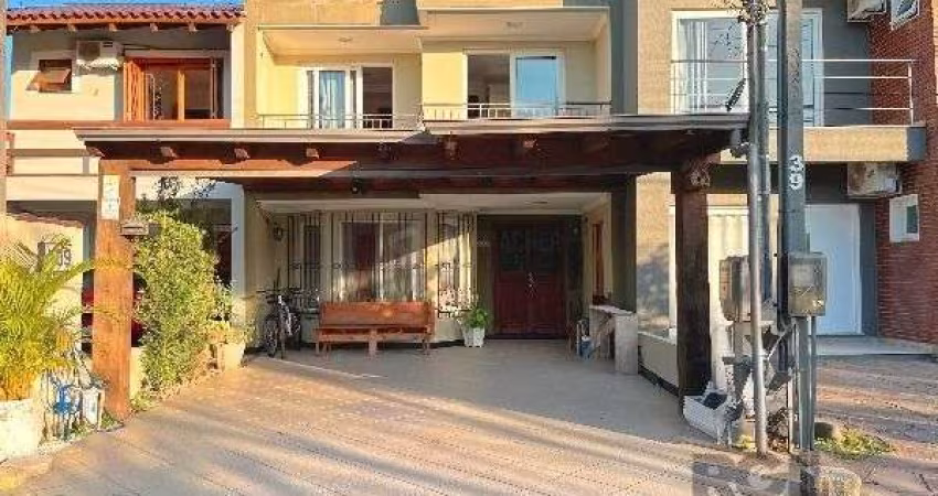 Casa em Porto Alegre, no bairro Hípica, com 3 dormitório(s), e 3 banheiros, à venda.