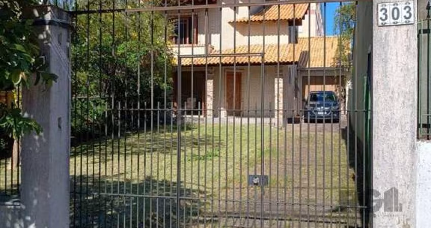 Casa sobrado 3 dormitórios, 1 suíte, vaga de garagem, Bairro Imbuí