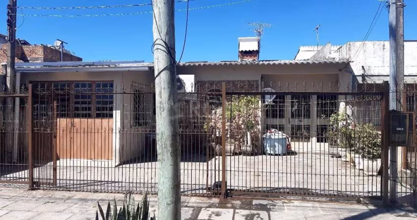 Casa para Venda - 121m², 3 dormitórios, sendo 1 suites, 2 vagas - Restinga