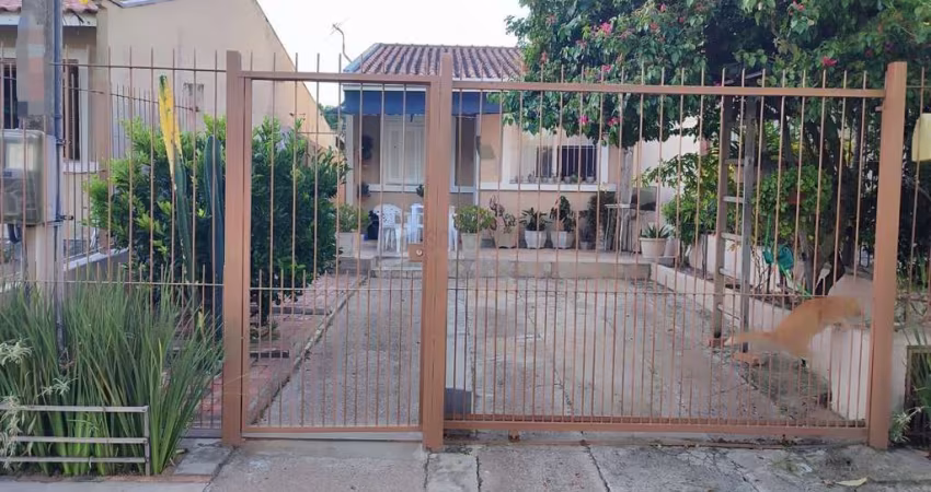 Casa no bairro Hípica - 2 dormitórios