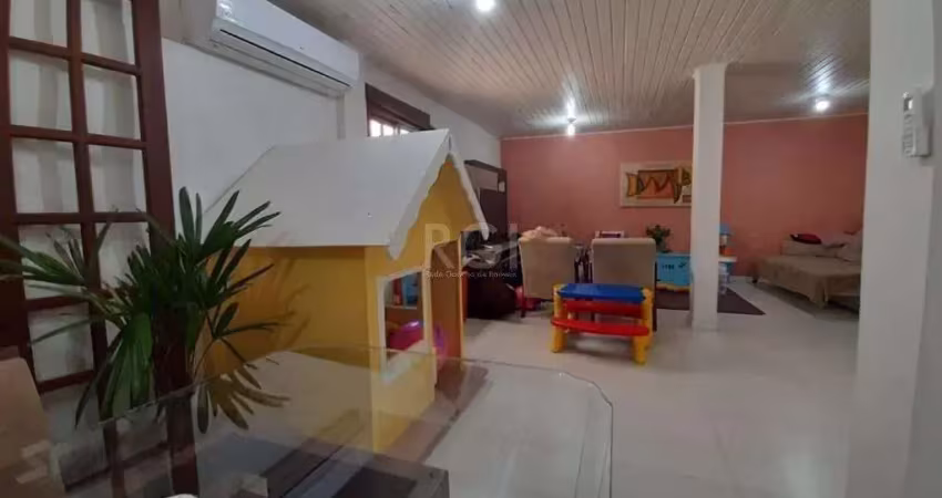 Casa com 3 quartos à venda na Rua Jair de Moura Calixto, 125, Ipanema, Porto Alegre