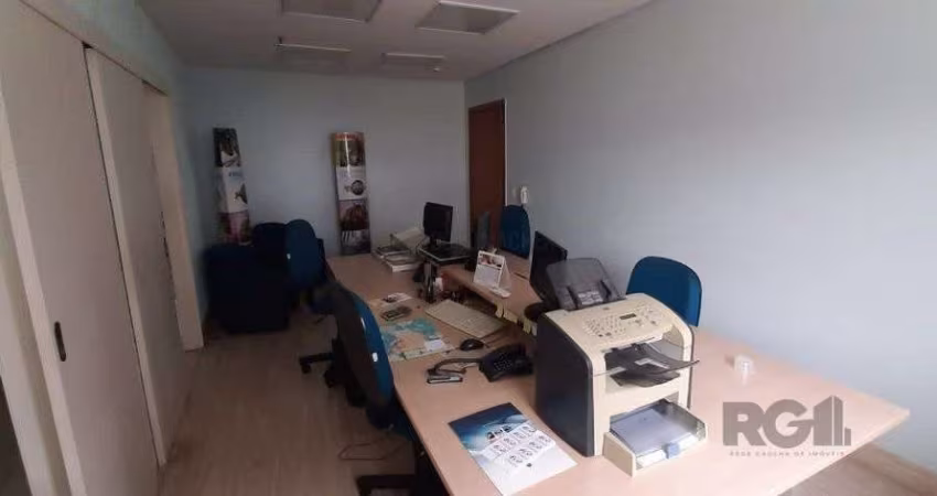 Sala comercial para Comprar com 1 vaga na Cristóvão Colombo.