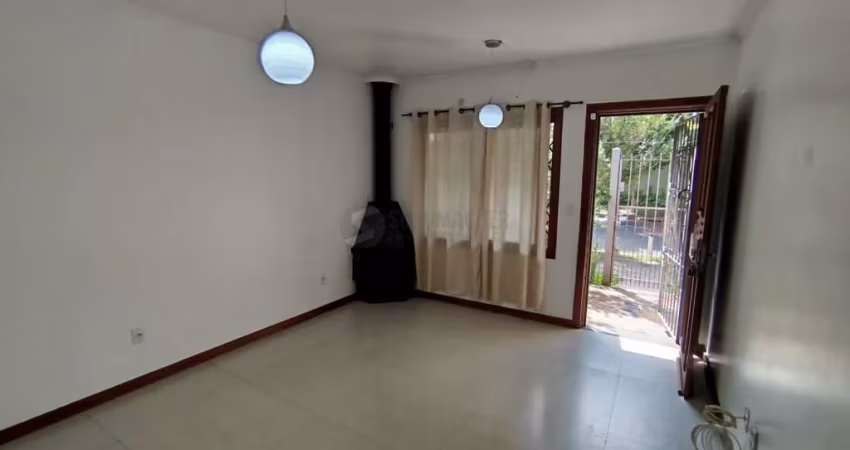 Casa com 03 quartos e 01 vaga no Bairro Cristal