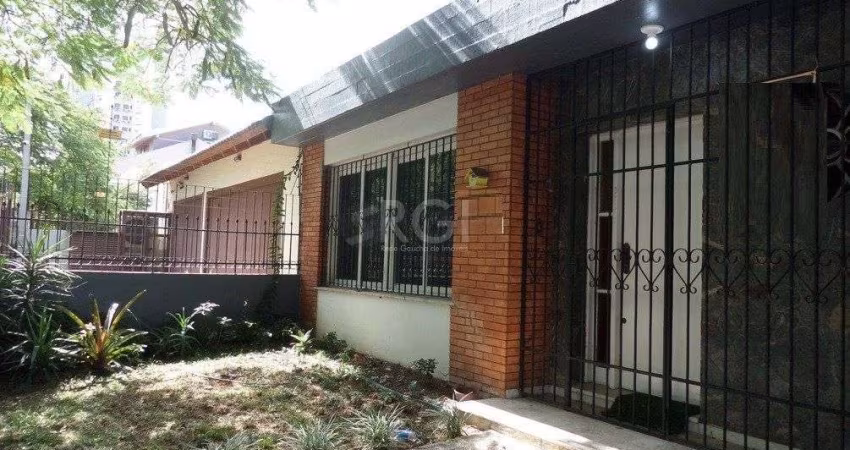 Casa no bairro Jardim Botânico de 3 dormitórios e 2 vagas