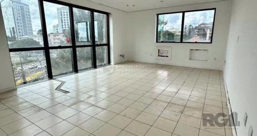 Sala comercial no bairro Auxiliadora desocupada