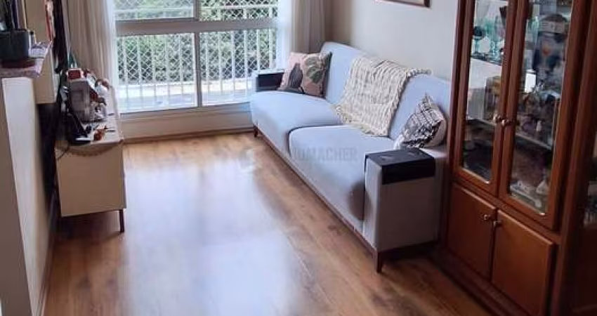 Apartamento em Glória