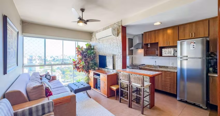 Apartamento totalmente mobiliado com 65m² no bairro Petrópolis!