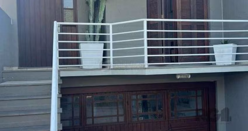 Casa mobiliada com 262m² no bairro Ipanema