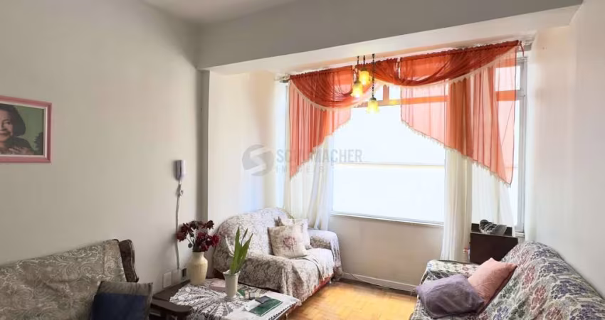 Apartamento 2 dormitórios com pátio