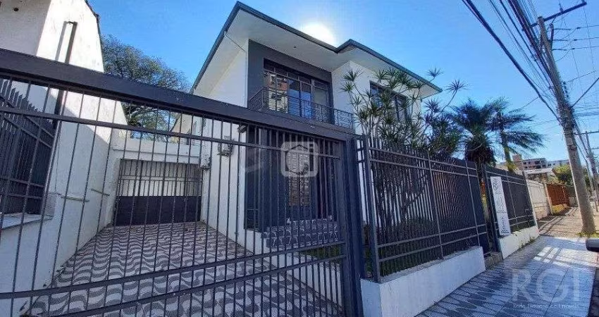 Casa para Venda - 389m², 4 dormitórios, sendo 1 suites, 3 vagas - Nossa Senhora das Dores