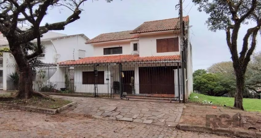 casa, 6 quartos, 1 suíte, 3 vagas, 352,38m2 privativos, bairro Santa Tereza
