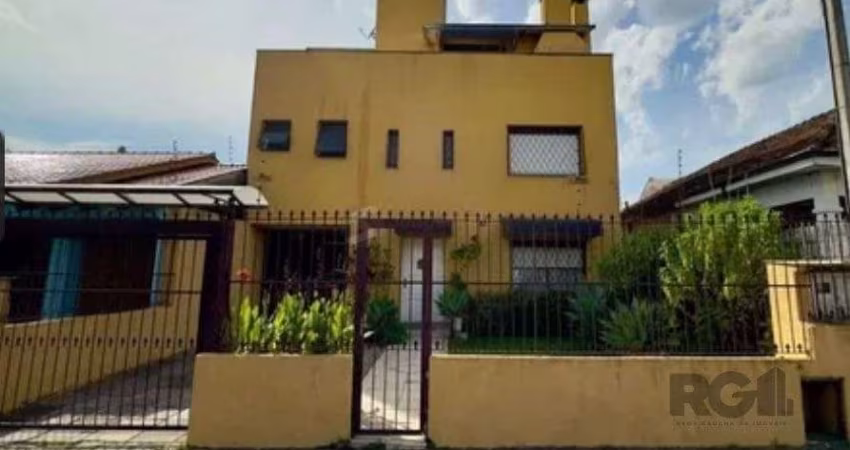 Casa sobrado no Partenon de 5 dormitórios