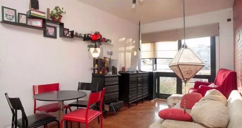 Apartamento semi mobiliado com 2 dormitórios na sofia veloso.