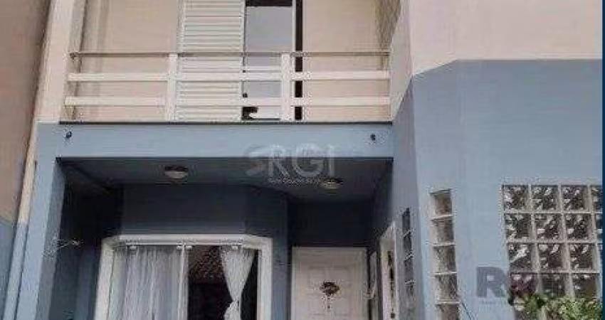 Cara para venda com 3 dormitórios, 1 suíte e 3 vagas no Bela Vista