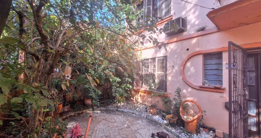 Casa com 5 quartos no bairro Petrópolis!