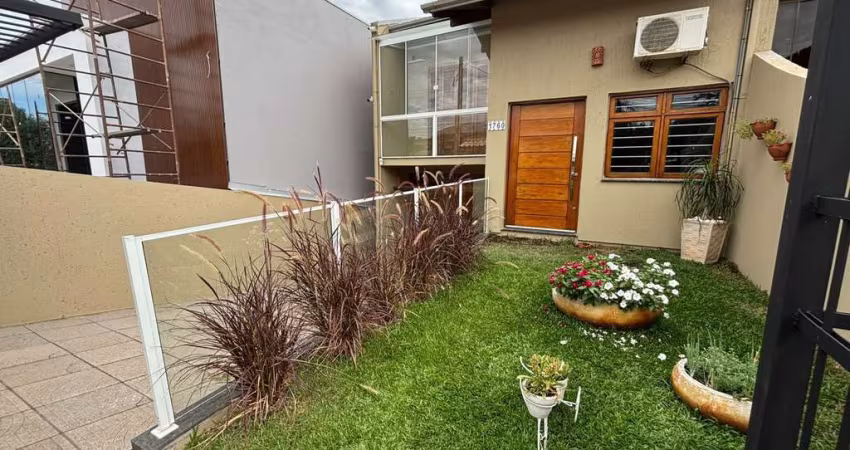 Sobrado com 133 m2, 3 dormitórios e 2 vagas, semimobiliado a venda em Nova Santa Rita.
