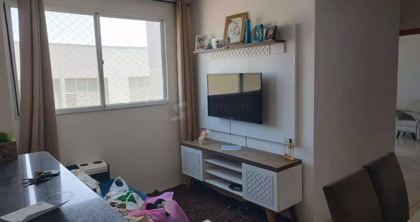Apartamento 02 dormitórios com vaga, no bairro Humaitá.