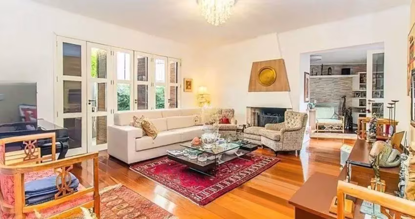 Casa com 3 dormitórios e 2 vagas no bairro higienópolis