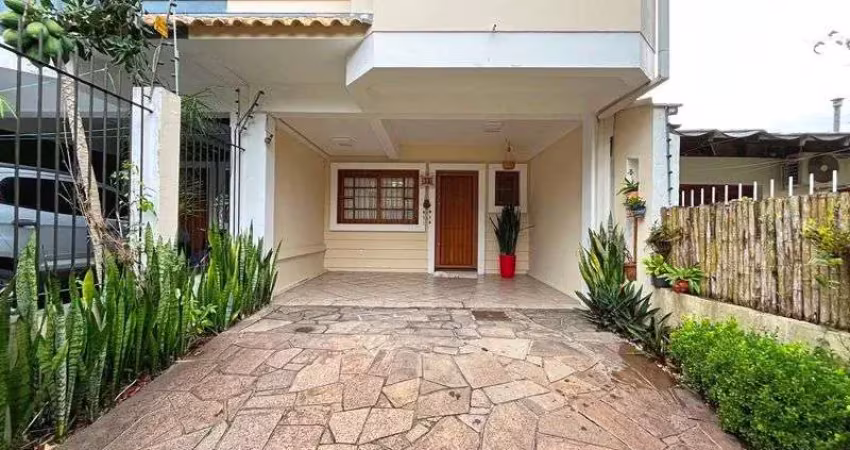 Casa com 3 quartos à venda na Rua Leblon, 605, Ipanema, Porto Alegre