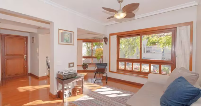Apartamento 3 dormitórios, 127 m², 2 vagas – reformado e bem localizado