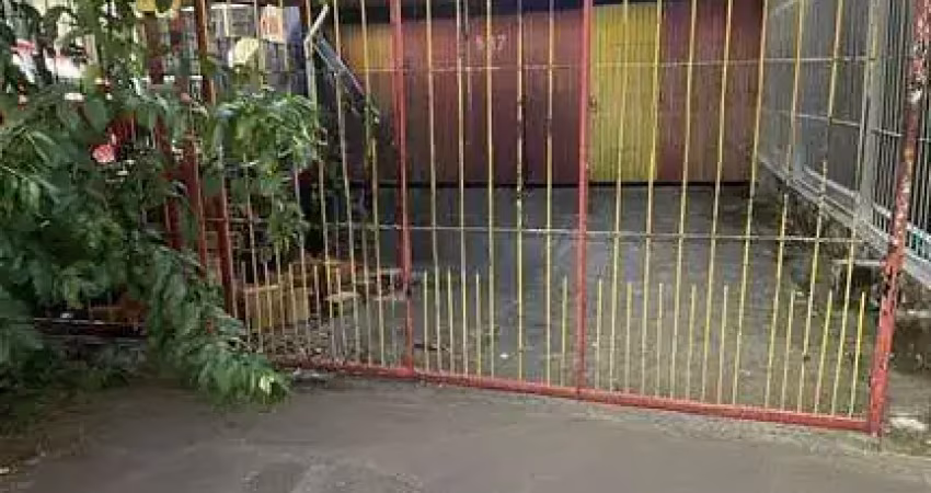 Terreno com galpão de 198m² próximo à av. assis brasil