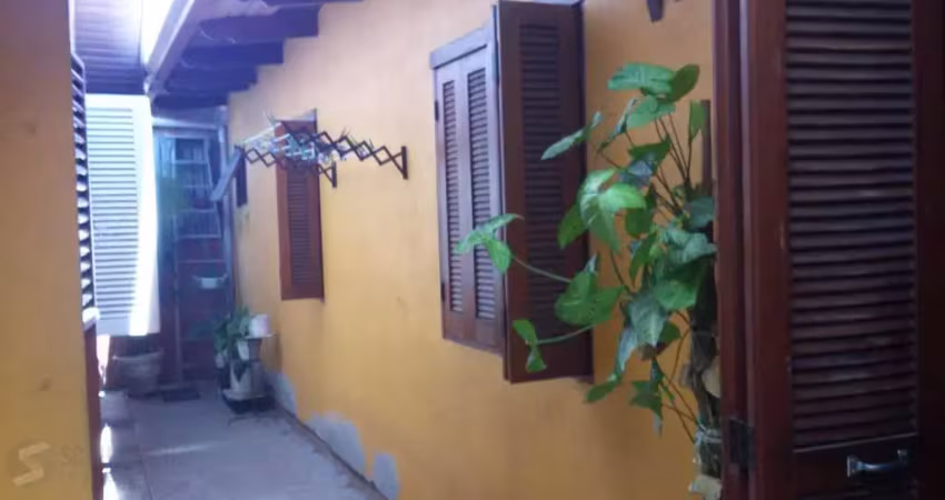 Casa com 3 quartos à venda na Rua Santa Terezinha, 345, COHAB, Cachoeirinha
