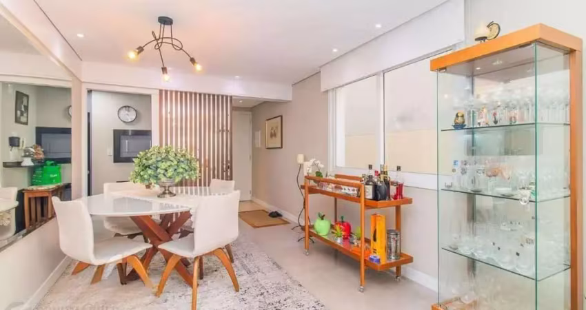 Apartamento com 83m² e 2 dormitórios, 2 suítes, 3 vagas no bairro petrópolis