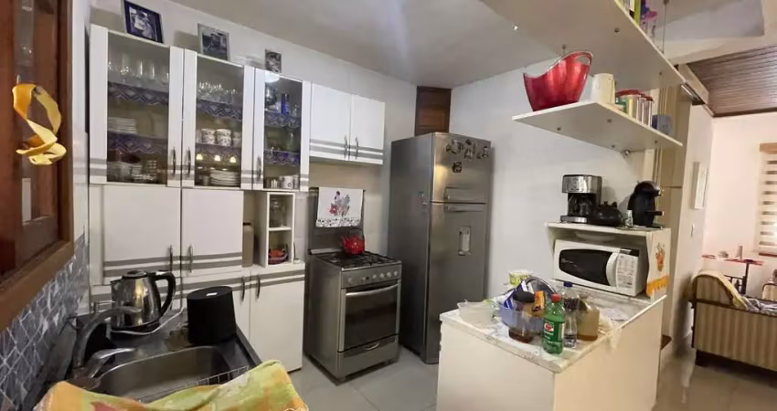 Casa sobrado semi mobiliada com 3 dormitórios no bairro jardim floresta