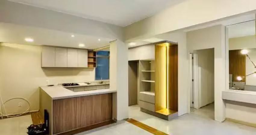 Morar perto de tudo, 3 dormitórios, reformado e mobiliado, com elevador e vaga.
