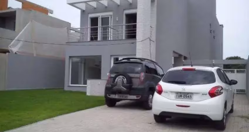 Casa no terraville com 3 dormitórios sendo 2 suítes.