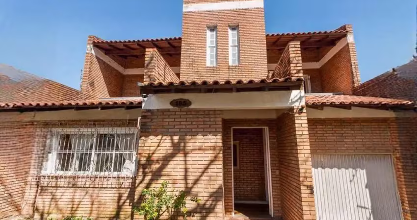 Casa 3 dormitorio com 230m2 pátio com piscina no bairro itu sabará