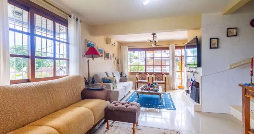 Casa em condomínio bairro tristeza, com 185m² privativos.