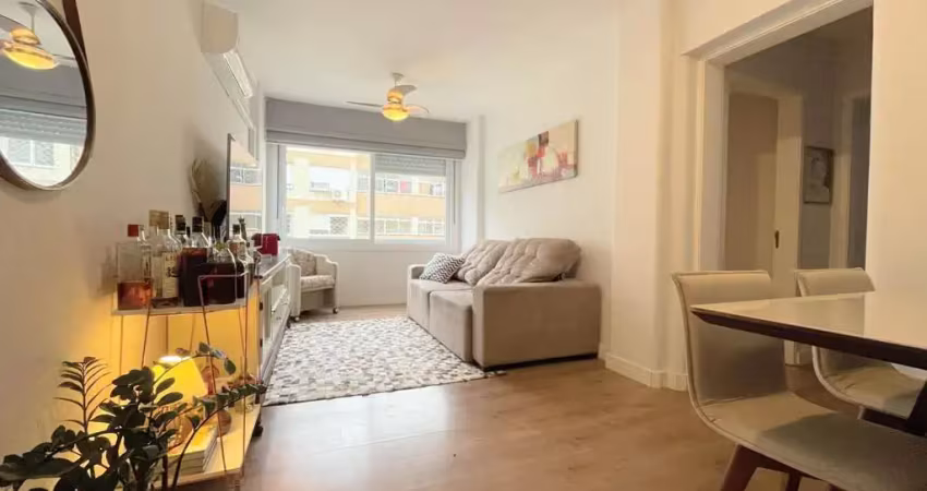 Apartamento com linda vista definida para o rio guaíba ? amplo, arejado e com sol da tarde!