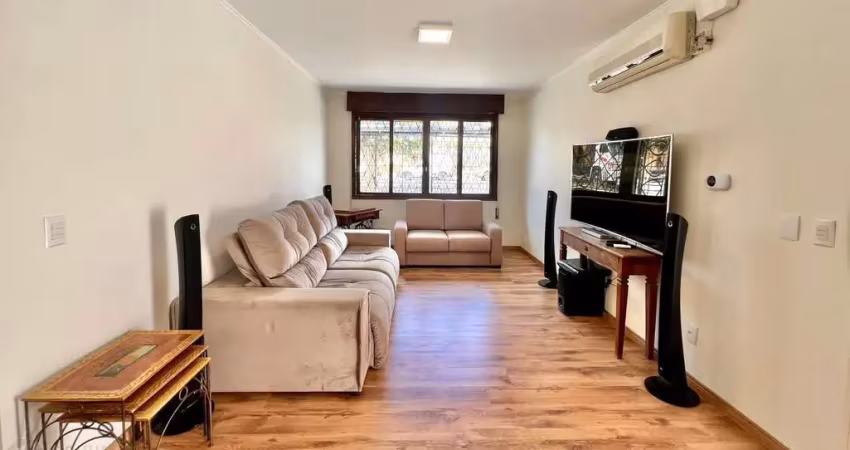 Casa com 3 quartos à venda na Avenida Engenheiro Ary de Abreu Lima, 368, Jardim Europa, Porto Alegre