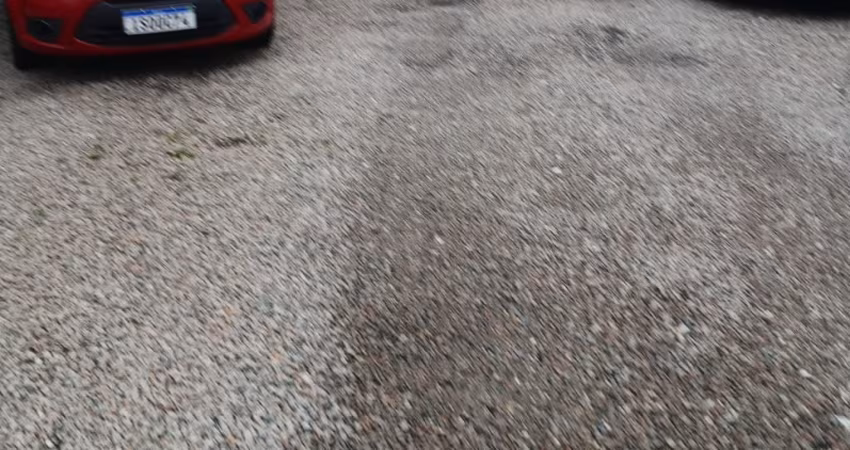 TERRENO Á VENDA EM PINHAIS  (JARDIM WEISSÓPOLIS)