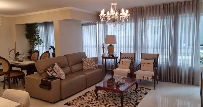 Apartamento na beira mar (em frente à praça gov. celso ramos)