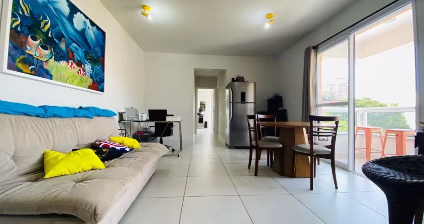 Um apartamento especial, amplo e ensolarado para receber sua família ou investir.