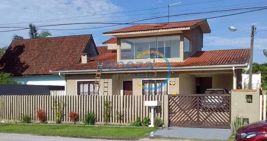 Casa Residencial com 3 quartos  à venda, 223.00 m2 por R$1100000.00  - Centro - Itapoa/SC